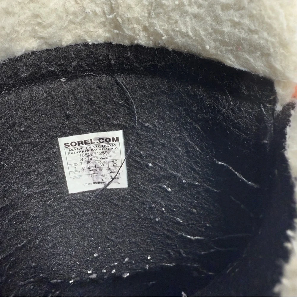 Sorel Caribou Boots Women‎ 7 Tan Black Waterproof Snow Winter NY1963